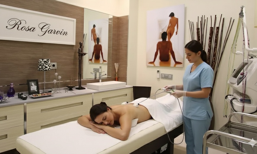 Image 1: 2 o 4 sesiones de tratamiento estético reductor con láser para 1 