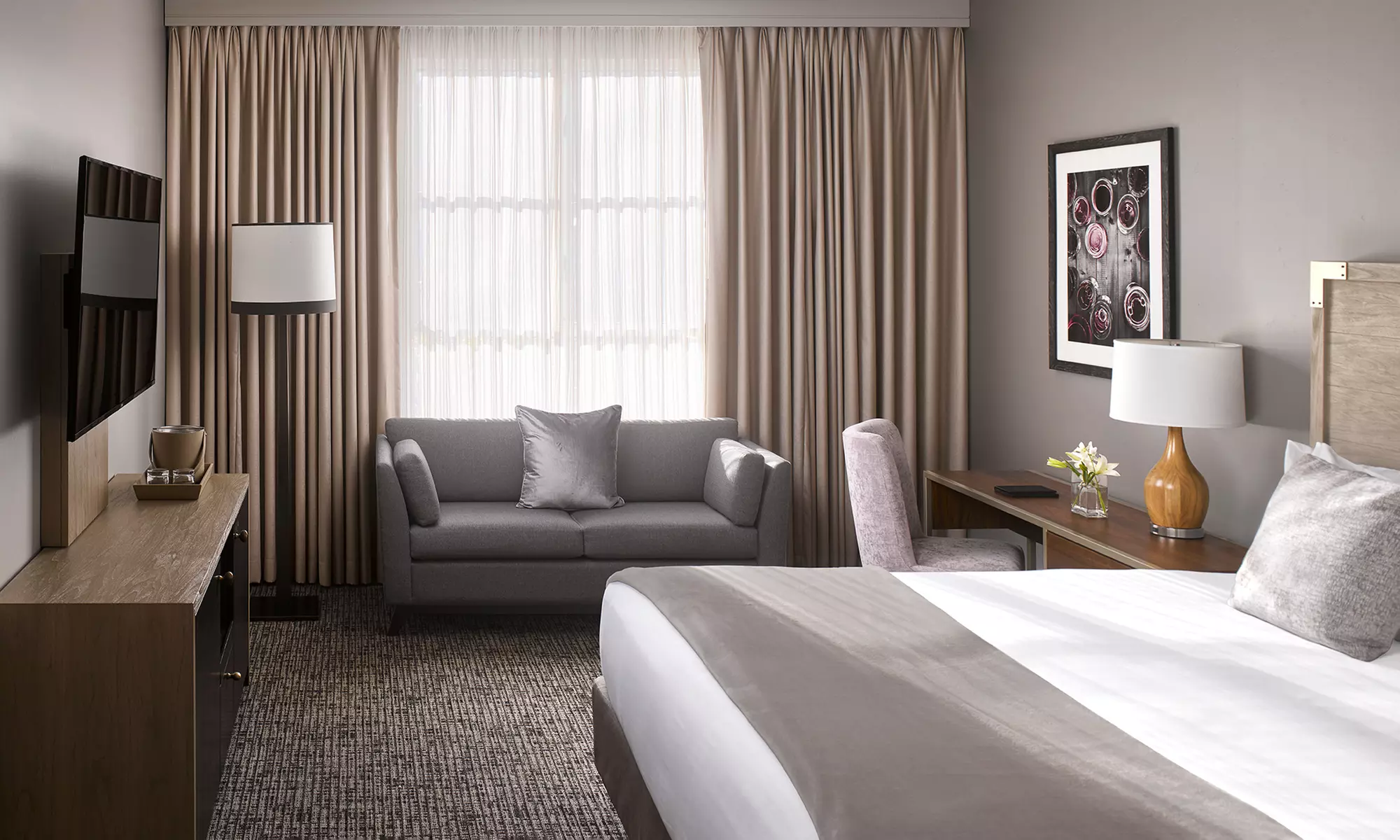Hotel in California Wine Country with Outdoor Pool & Local Tastings
