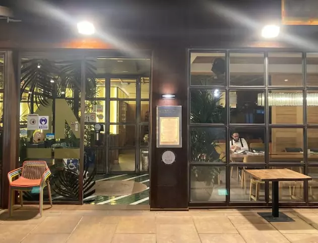 Menú mediterráneo con postre y bebida o botella de vino para 2 o 4