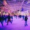 Image 1: Vivez la magie de l’hiver sur la patinoire couverte illuminée 