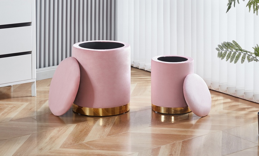 Image 11: Conjunto de pufs de terciopelo