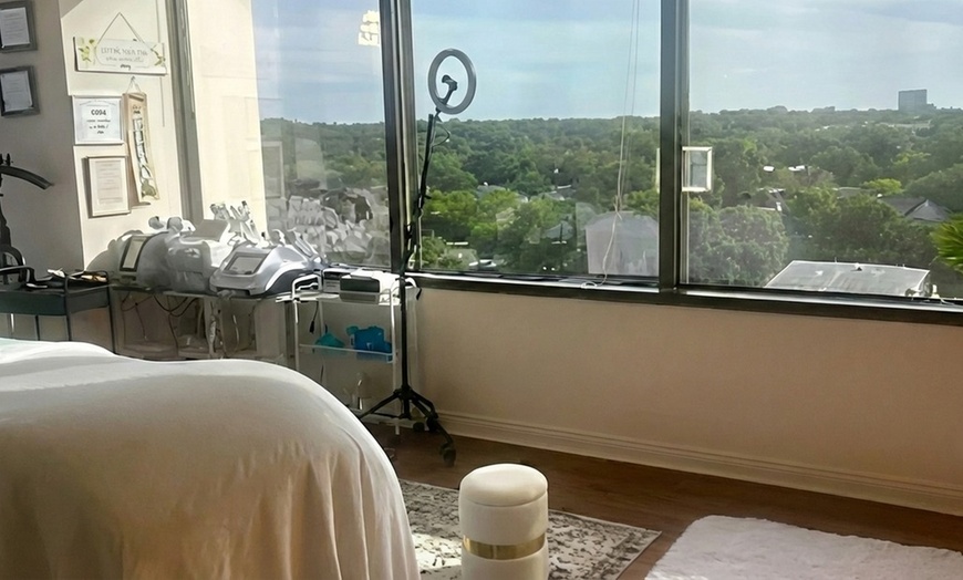 Image 5: One, Two, or Three 60-Minutes Belle Hydra Rejuvenation Sessions