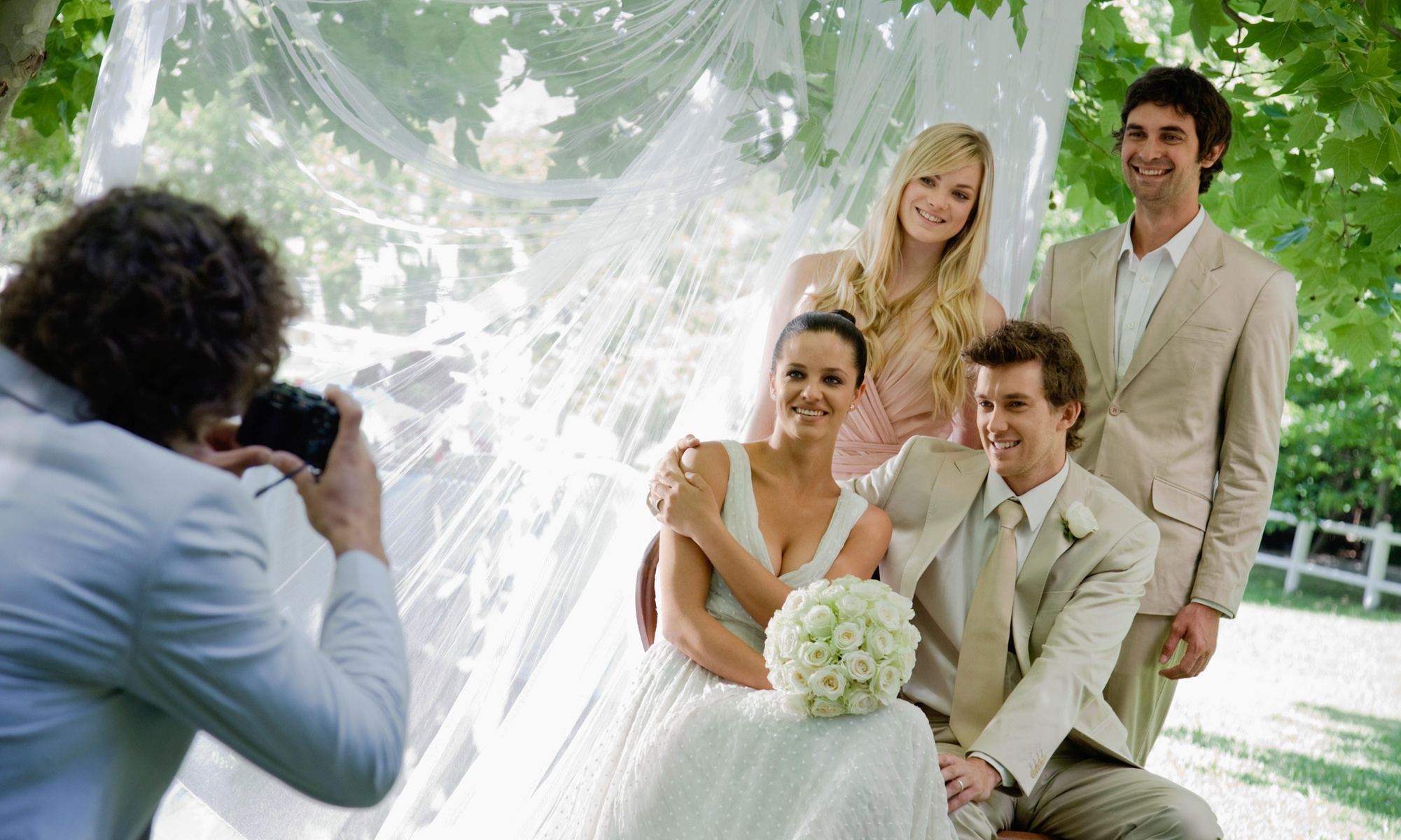 Capture wedding moments with professional photo shoot service