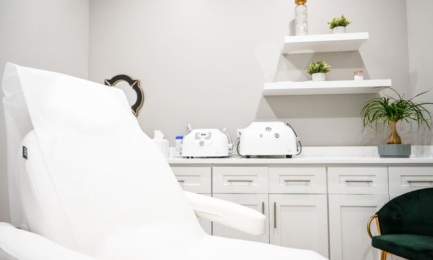 Image 3: Up to 35% Off on Moisturizing Facial at Viva La Med Spa