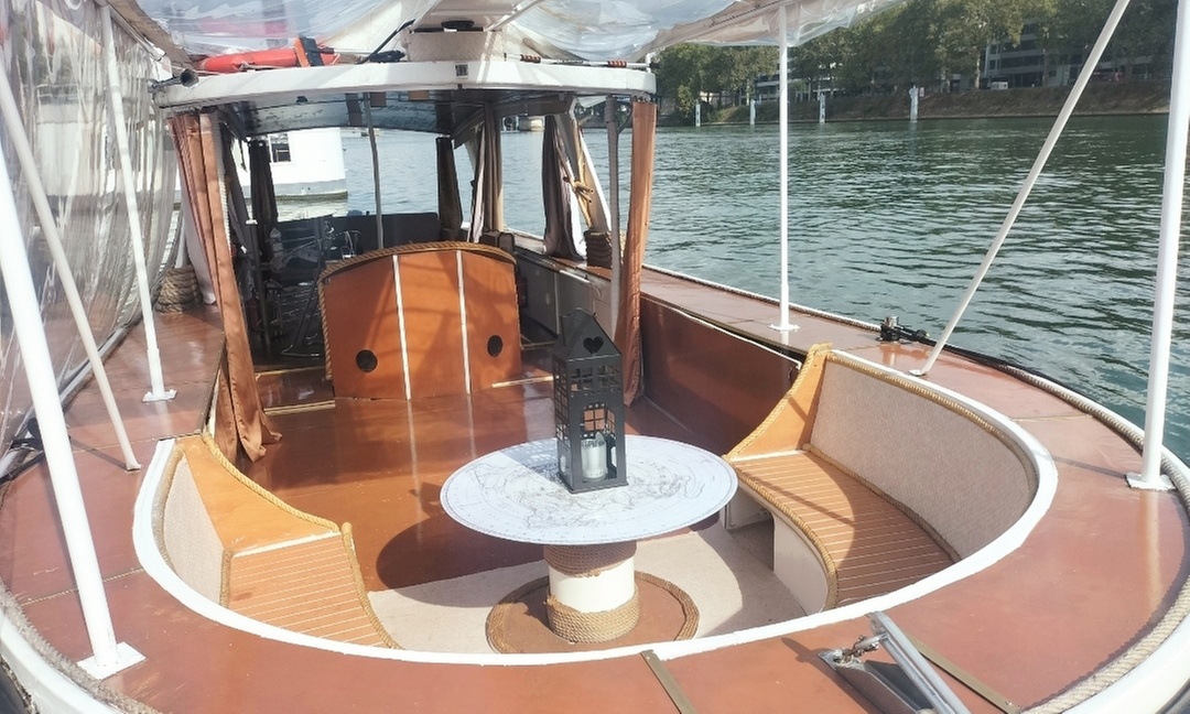 Balade en bateau sur la Seine d'1h, 2h ou 2h30 pour 2 à 6 personnes