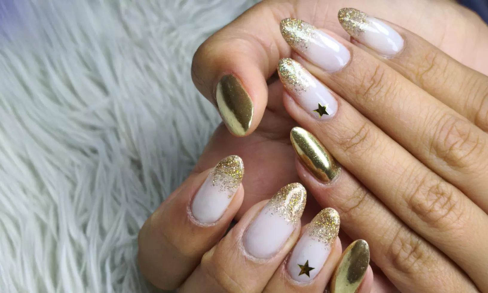 Manicura y/o pedicura normal o semipermanente y primera puesta de uñas