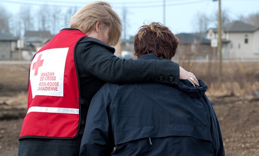 Image 5: #GivingTuesday: Red Cross