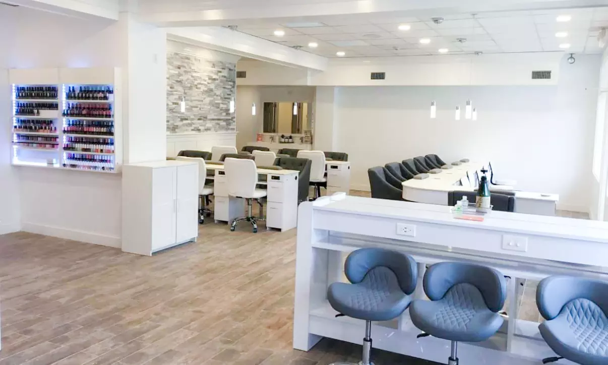 Explore the Best Mani-Pedi Services for a New You