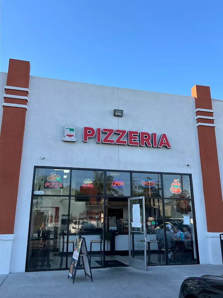 Large Pizzas & Buffalo Wings for Family Dinners or Quick Meals