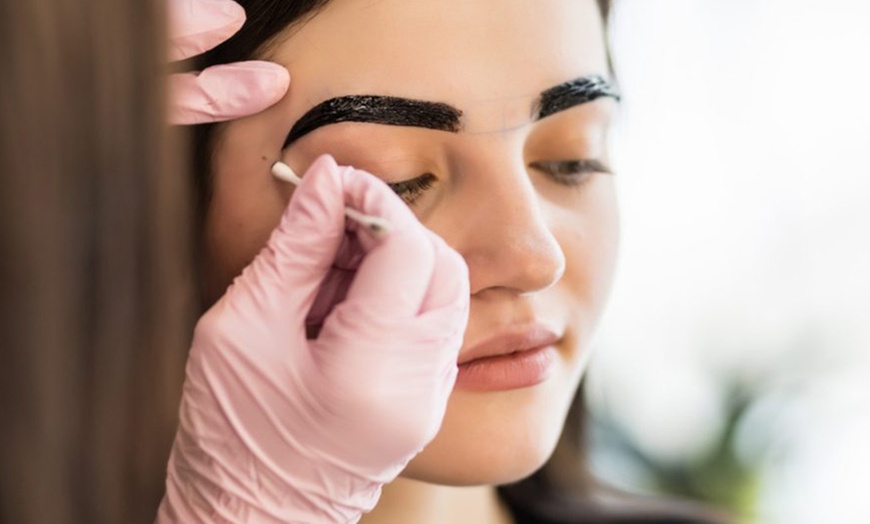 Image 15: Zahnschmuck mit Swarovski®-Kristallen, Lashlifting oder Browlifting