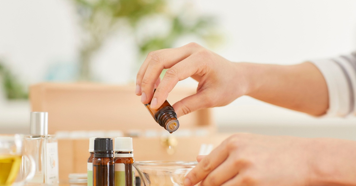 Actividad de cata olfativa y creación de perfume artesanal en Madrid