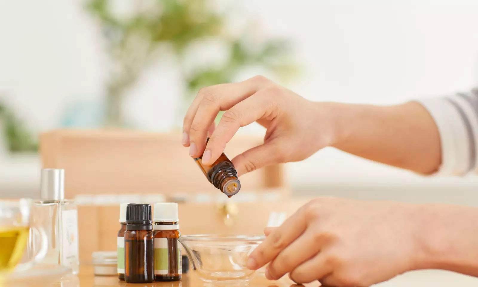 Sumérgete en una actividad única con una cata olfativa y creación artesanal de tu propio perfume para 1 o 2 personas - Primary Image