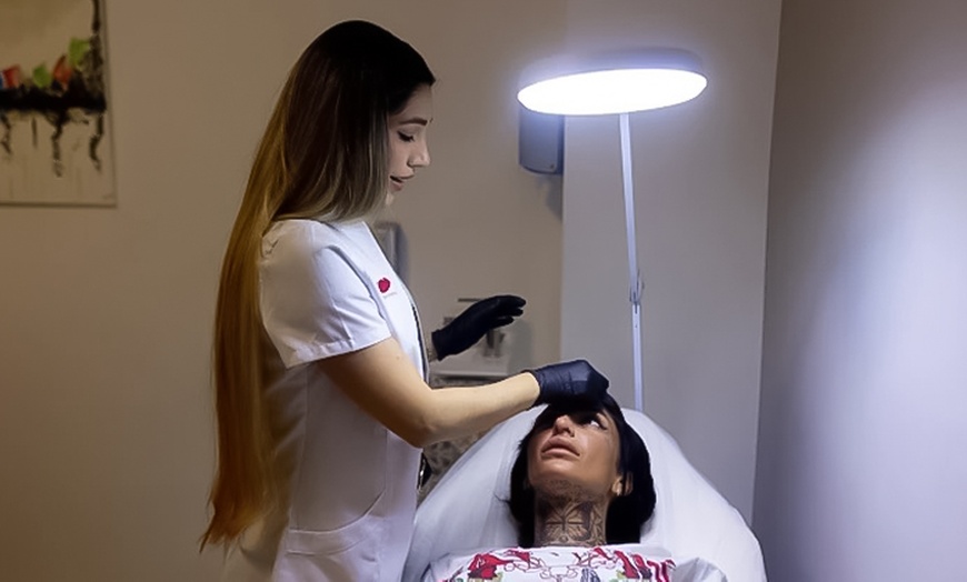 Image 5: Tratamiento reafirmante inyectado en zona a elegir