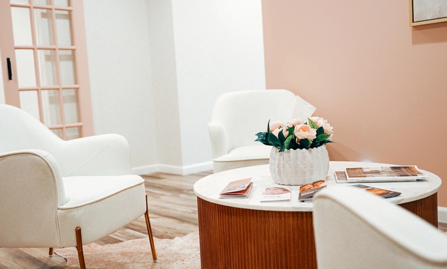 Image 2: 30-Min IPL Sessions (Intensive Pulse Light Therapy) for Face & Neck
