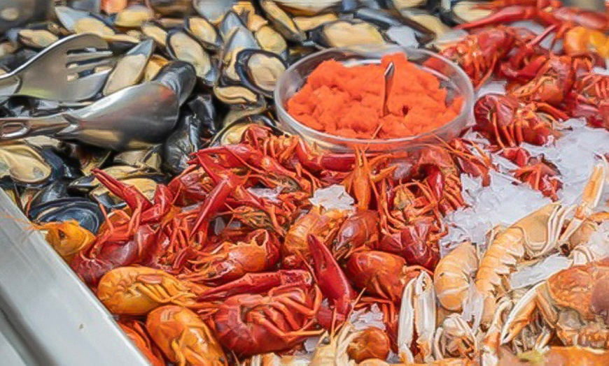 Image 5: Buffet libre para 2 o 4 válido entre semana o fin de semana y festivos