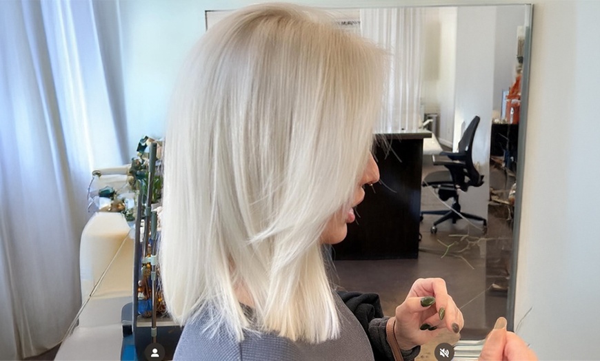 Image 3: Women’s Haircut, Shampoo, Conditioning, Color & Highlight Options