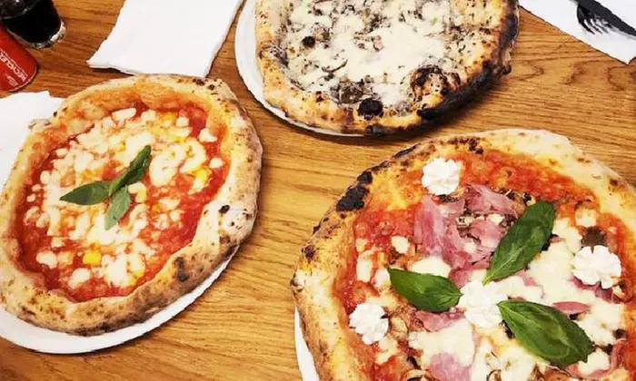 1, 2, 3 ou 4 pizzas pour 1 à 4 personnes, dessert en option