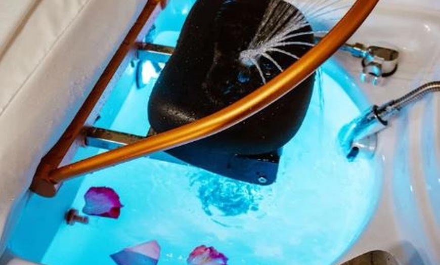 Image 7: Relax and Refresh with a Signature, Deluxe, VIP, or Premium Head Spa