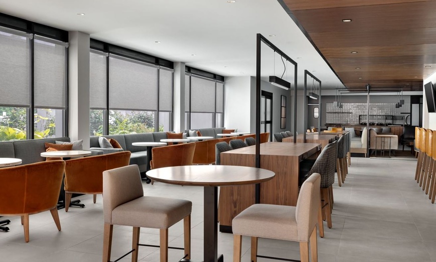 Image 18: Modern Stay with Easy Access to NYC
