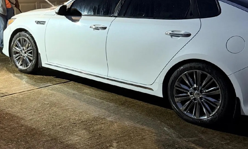 Image 7: Get Full Interior & Exterior Car Detail for Sedan, SUV, Truck/XL/Van 