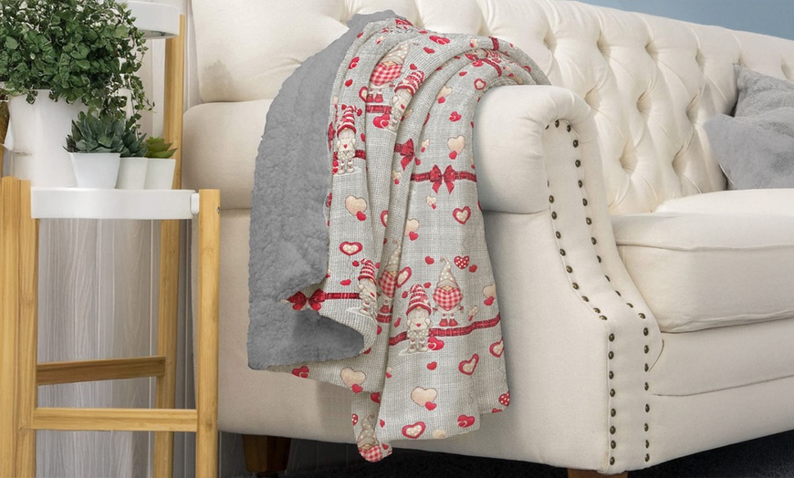 Image 2: Soft and Warm Sherpa Blanket