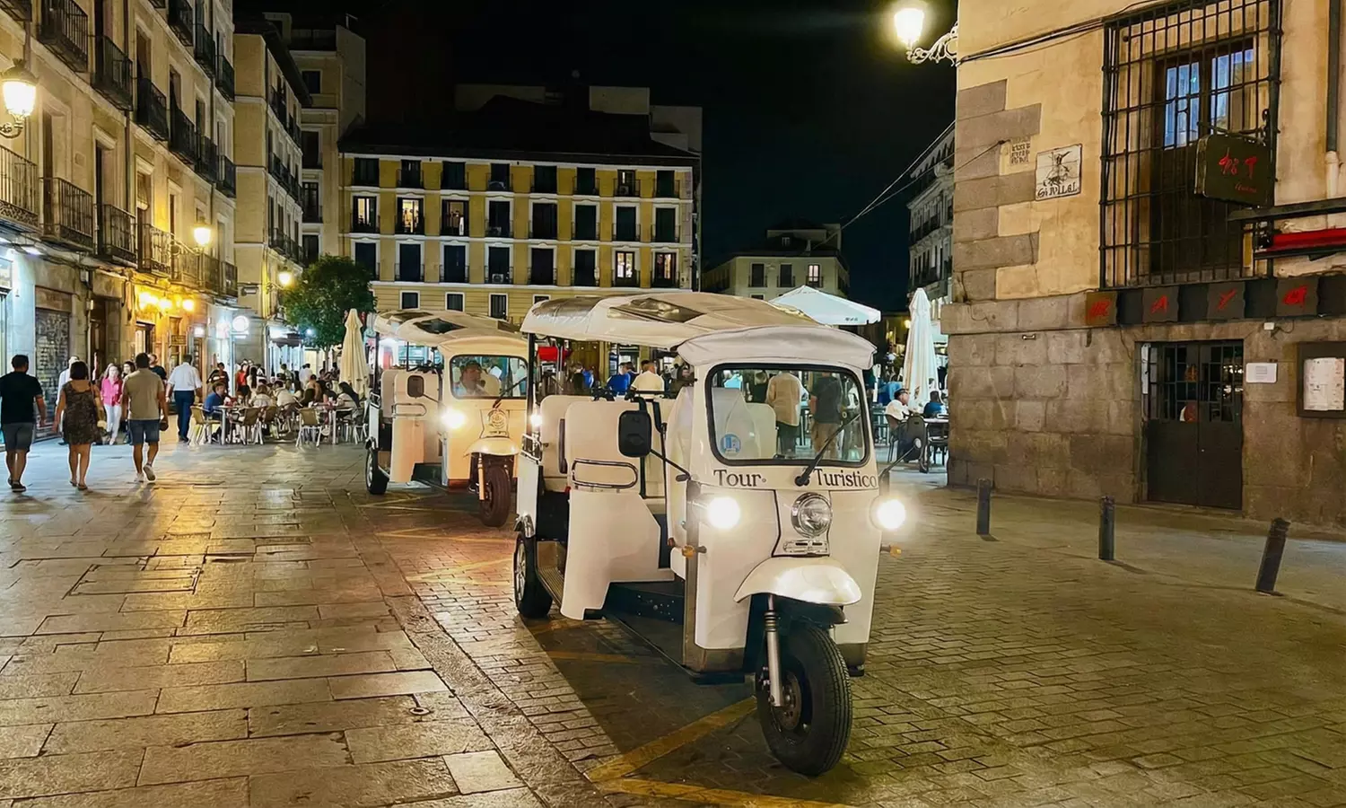 Tours en Tuk Tuk por Madrid para hasta 4 personas