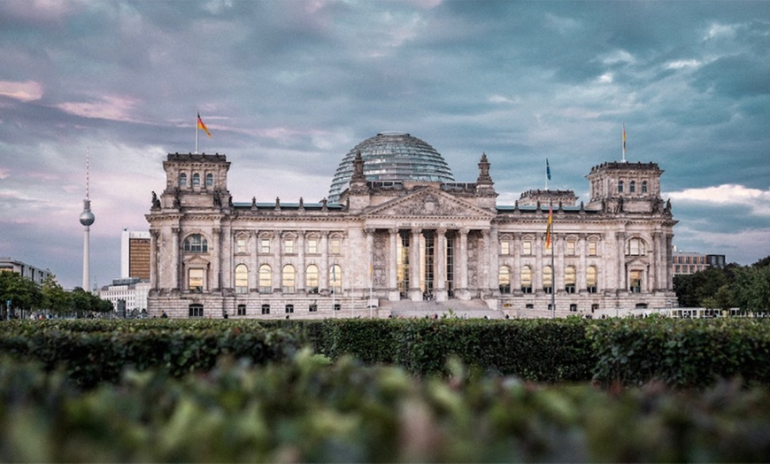 Image 11: 90-150 Min. Stadtführung durch Berlin für 1, 2 oder 4 Personen