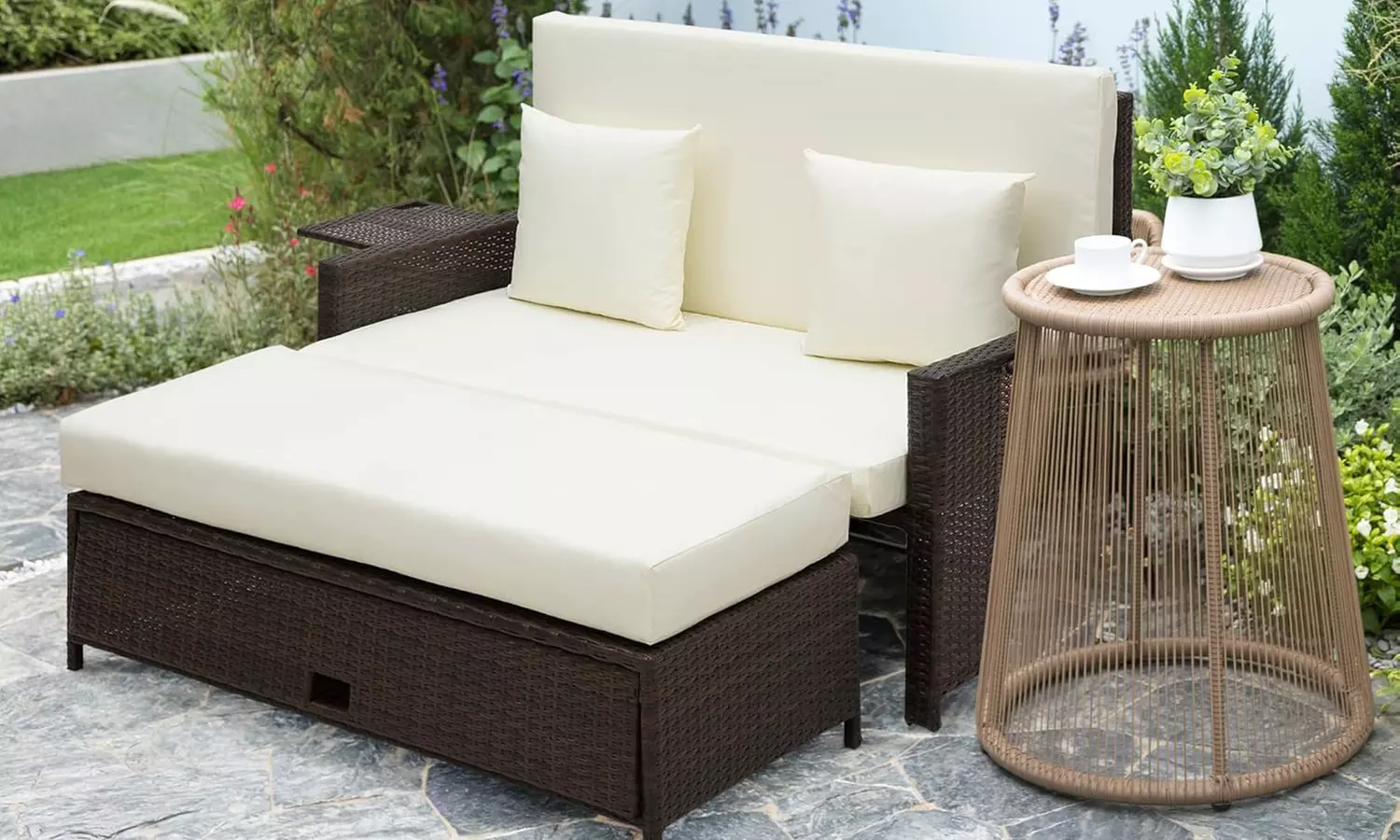 Outsunny Rattan-Effect Two Seater Day Bed - Primary Image