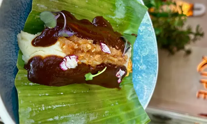 Menús para 2 o 4 personas con entrante, principales, postres y bebidas