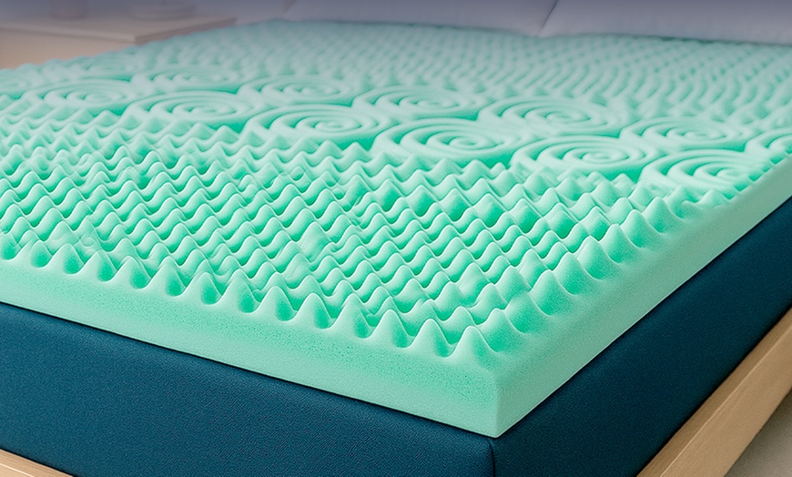 Image 7: Topper de espuma viscoelástica Breeze con 9 zonas diferenciadas 