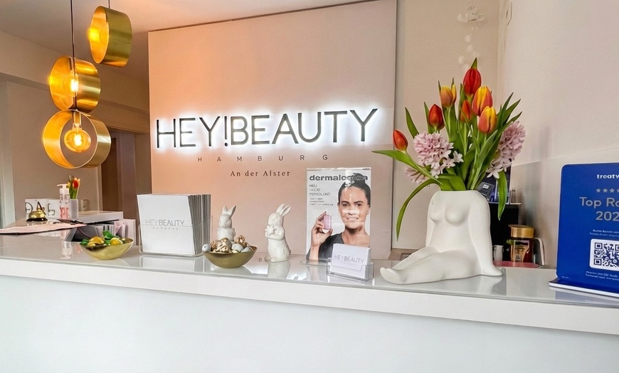 Image 8: 1-3x klassische Gesichtsbehandlung oder Microneedling für 1 Person