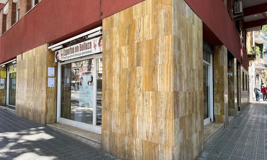 Image 3: Sesión de peluquería con opción a tinte, mechas o tratamiento especial