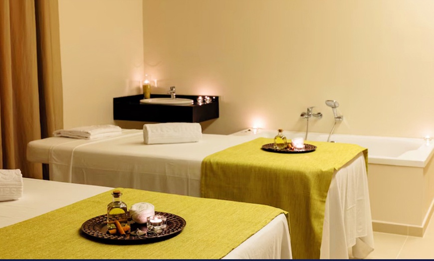 Image 3: Circuito spa de 1 hora para 2 personas con opción a masaje en pareja