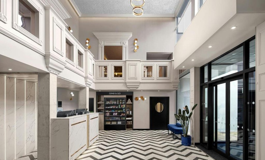 Image 8: Essex: 4* Stay for 2 or 4 with Breakfast and optional Zoo tickets 