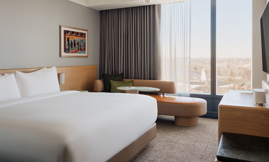 Image 6: Hotel Near Allstonway Innovation Corridor With Dining & Fitness Center