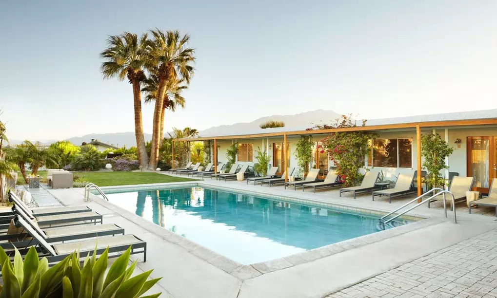 The Spring Resort: Massage, Scrub & Champagne Spa Experience