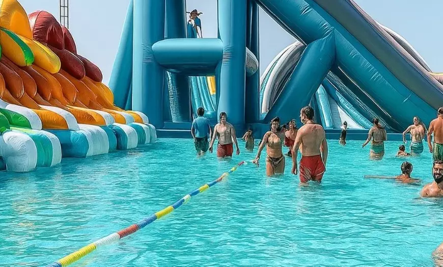 Image 10: Parque acuático Wow: entrada para niño o adulto, junto al C.C. Bonaire