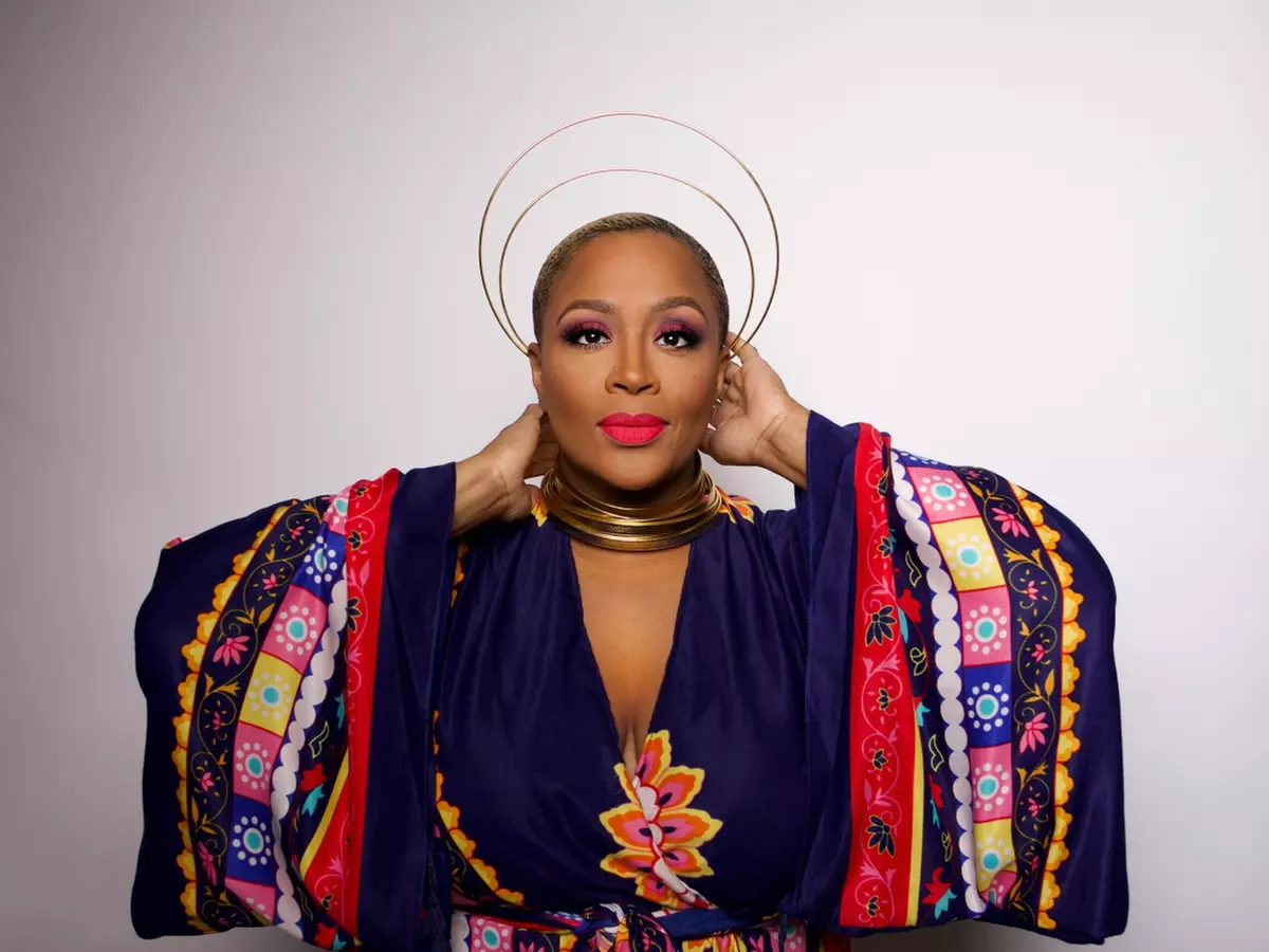 Avery*Sunshine on January 14 at 8 p.m.