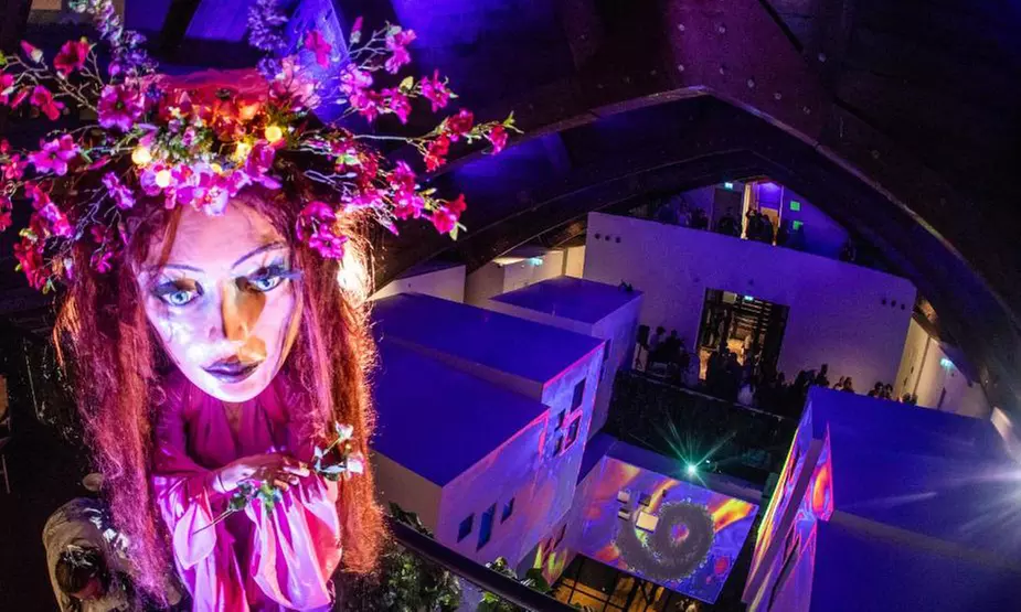 Amsterdam: tweepersoonskamer of pod met ontbijt