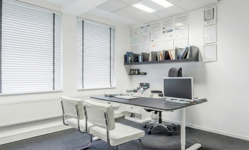 Image 4: Verfijn je gezichtscontouren met deze Mona Lisa Filler behandeling