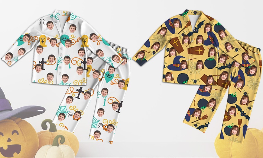 Image 8: Personalisierbarer Schlafanzug oder Pyjama im Halloween-Design