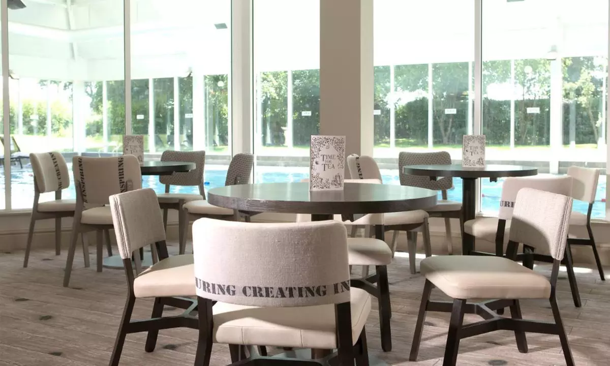 Chester: Spa Stay for 2 with Breakfast, Prosecco & Spa Treatments