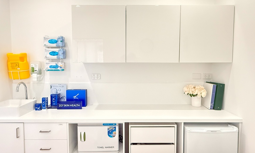 Image 3: Achieve a Youthful Look: Fine Line Reduction - 1, 2, or 3 Major Areas