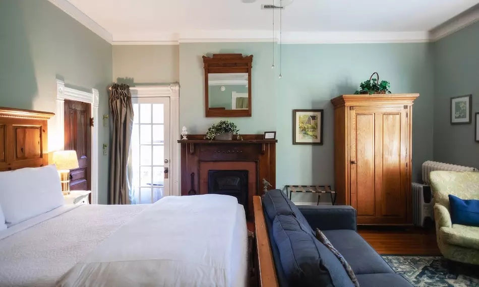 Member Pricing: B&B in Blue Ridge Asheville With Historic Charm