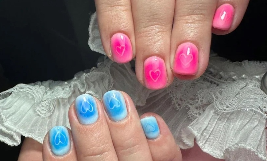 Image 7: Presume de uñas con una sesión de manicura, pedicura o ambas para 1 