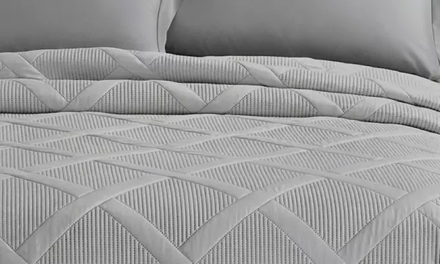 Elegante Tagesdecke für Frühling und Sommer