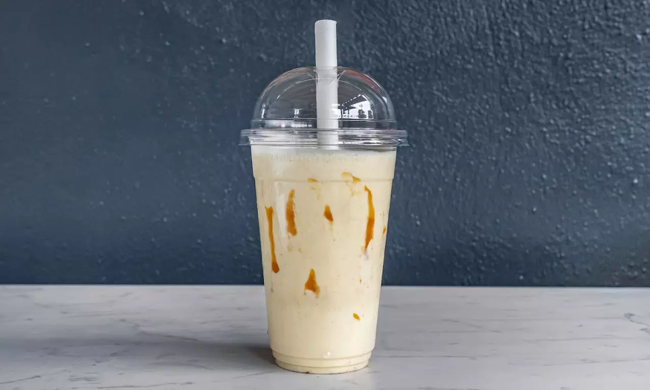 Savor Pizza or Deluxe Meal for 4: Includes Pizza, Sides & Drinks