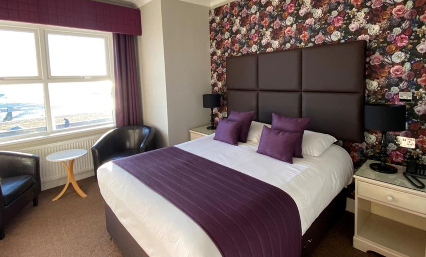 Image 16: Southend On Sea: Double Room