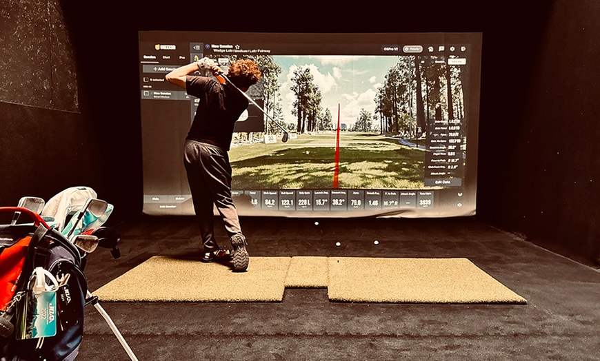 Image 1: Up to 4 Hour Golf Simulator Rental for up to 4 Golfers