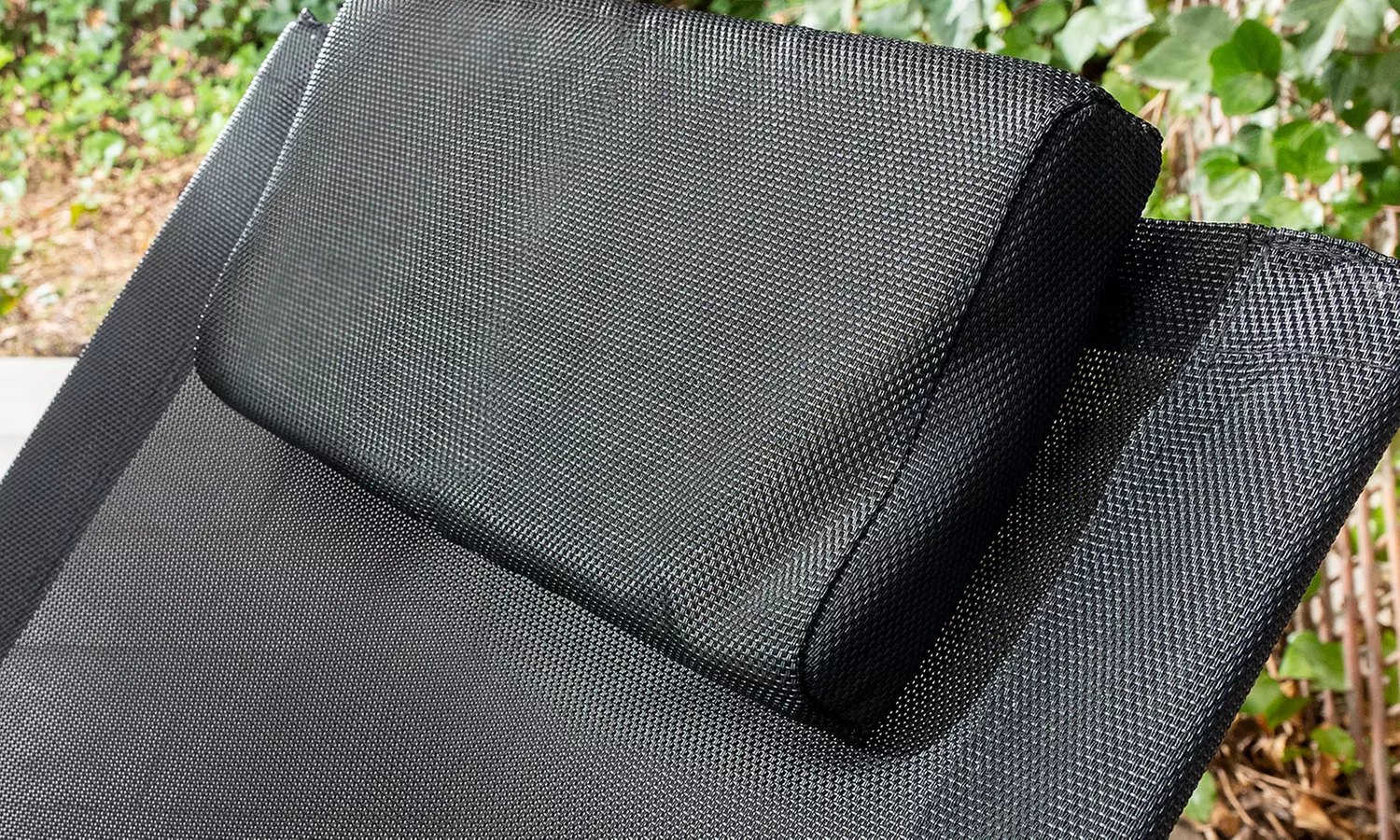 Chaise longue pliable à bascule de la marque InnovaGoods